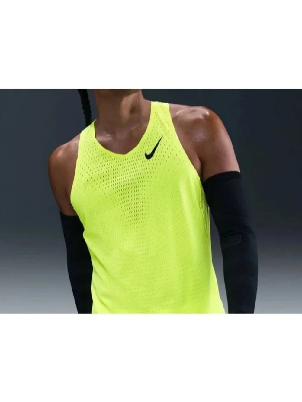 Nike AeroSwift Dri-FIT ADV Running Singlet Size Large Men Volt FN4231-702
